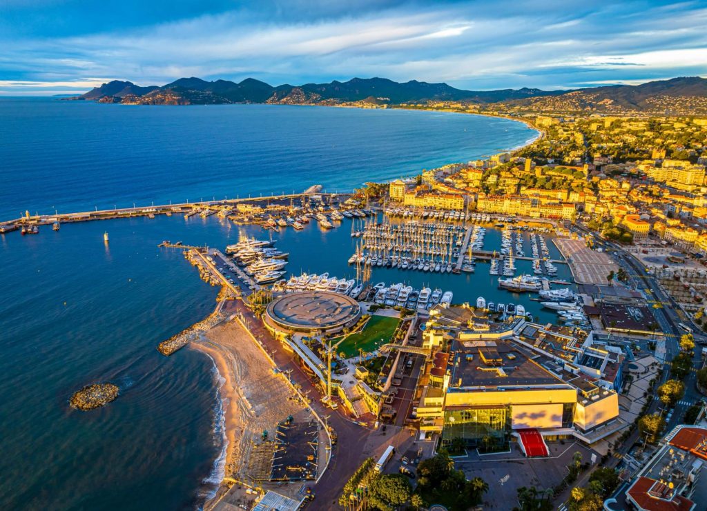 Cannes offers many elegant and luxurious hotels for you to choose